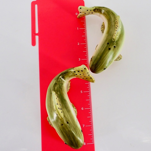 Rainbow Trout Lifelike Ceramic Kitsch Fish Salt & Pepper Shakers 4" Vintage - Picture 11 of 15